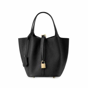 Sac de luxe Picotin Lock Nouvel été Niche Design Sac pour femme 2023 Cuir Légumes Panier Sac à main Socialite Outfit Sac Bandoulière Sac à bandoulière Designer