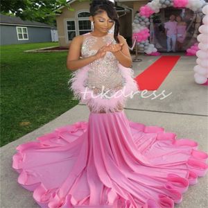 Luxe roze veren avondjurken met strass Crystal Cut Side Mermaid Black Girls Prom jurk 2024 Charmante formele verjaardagsfeestjurk jurk vestido de festa