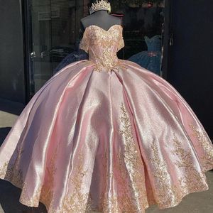 Luxe Rose Or Brodé Robe De Quinceanera Robes De Bal Femme De L'épaule Perlée Douce 15 Robe 16 Filles Designer Party For302J