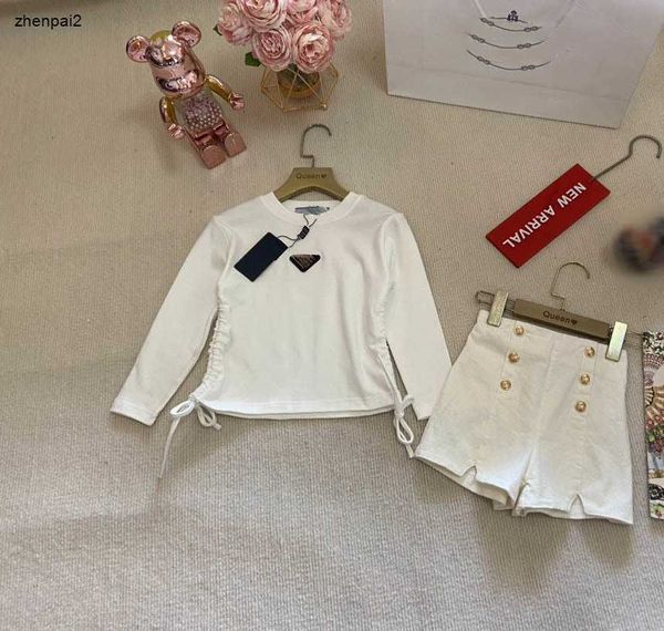 Luxury Princess Robe Girls Tracksuits Baby Vêtements Taille 100-140 cm Sweat à capuche à manches longues et shorts décoratifs doubles 24april