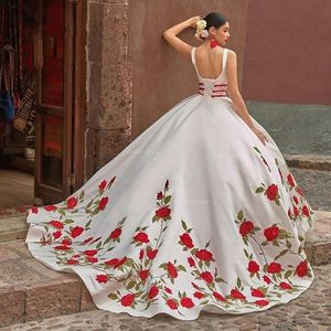 Luxe Prinses Plus Size Baljurk Trouwjurken Diepe V-hals Bloemen Satijnen Sweep Trein Trouwjurk Bruidsjurken Robe de Mariée Custom Made