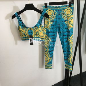 Ensemble de Yoga imprimé de luxe, survêtement de styliste fendu, tenue courte pour femmes, tenue de Sport Sexy, rembourré, débardeur de gymnastique, vêtements de Sport