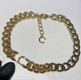 Collier pendentif à breloque de qualité de luxe avec diamant de couleur noire en plaqué or 18 carats avec boîte à timbres PS3595A