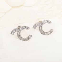 Charme de qualité de luxe Platine Color Stud Oreille d'oreille avec diamant pour femmes Gift de bijoux de mariage Avoir une boîte à velet de timbre PS4929209W
