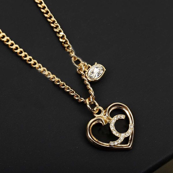 Collier pendentif en forme de petit coeur de charme de qualité de luxe avec diamant en plaqué or 18 carats avec timbre de boîte PS7452A