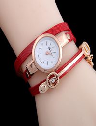 Montres de quartz de luxe avec bracelet décontracté à fiche à l'infini pour filles draps en cuir à infinité Plaid Femme Accessori8156122