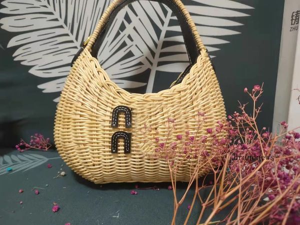 Panier de luxe en rotin fourre-tout sac femme concepteur pomme de pin en osier tissé sacs à main femmes été mignon plage sac de paille Bali vacances sacs à main de voyage à la main