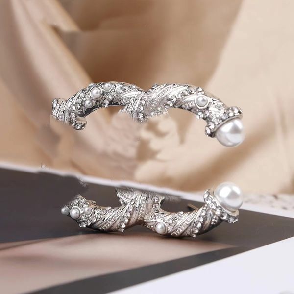Luxury Retro Double Letter Brooch Designer Brand Brooches Pattern Diamond Perl For Women Charm Wedding Gift Party Bijoux Accessoires Nice QQ