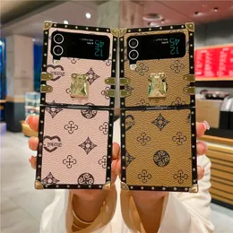 Coque de téléphone Vogue de placage carré en cuir imprimé de fleurs rétro de luxe pour Samsung Galaxy Folding Z Flip3 Flip4 5G support de motif géométrique de protection complète coque de pli