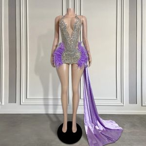 Robes de bal en strass de luxe Mini robes de bal sexy voir à travers des filles noires perlées robe d'anniversaire plume violette pour cocktail 240416