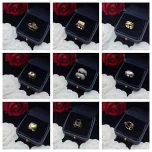 Luxe ring 18k gouden rozen zilveren femme jongensbrief witte zwarte titanium stalen ring vintage liefde voor vrouwen mannen cadeau groothandel