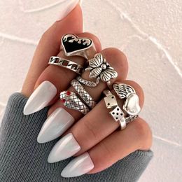 anillo de lujo anillo de uñas anillo de diseñador regalos para hombres anillo para hombre anillo de corazón Nuevo diseño de nicho de amor anillo conjunto conjunto de tres piezas Hombres mujeres unisex anillo de oro plateado regalo al por mayor