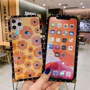 Luxe Klinknagel Rose Flower Blue Ray Square Phone Cases voor iPhone 13 Pro Max 12 Mini 11Pro XSmax XR XR X 6S 7 8 Plus SE Glanzende zachte achterkant