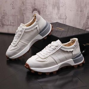 Luxe koninklijke stijl mannen kleding schoenen ademende doek dikke bodem verhoogt designer loafers veter casual sapato gevulkaniseerde schoenen sociale masculino