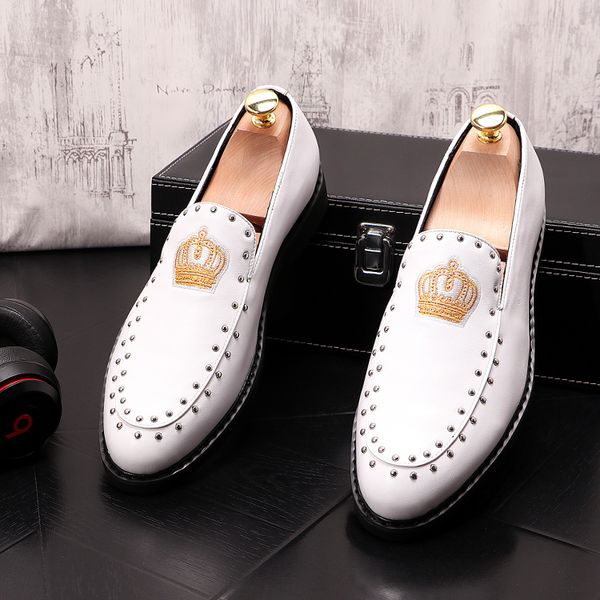 Luxe Royal Style Hommes Robe De Mariée Chaussures À La Main Broderie Corbeau Motif Exotique Designer Mocassins Mode Printemps Automne Blanc Casual Appartements Y159