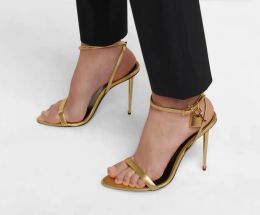 Luxe sandaal Hoge hakken Lock Riemschoenen vrouw schoenen schoenen met hantotikalen genot Leather Pointy enkelbanden gouden hiel puntige teen nappa leer