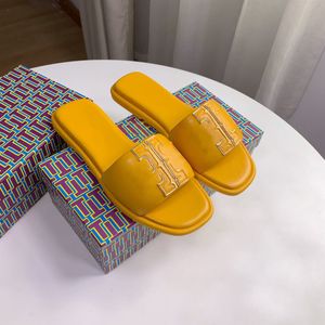 Sandales de luxe Designer Plat Femmes Été Miller Pantoufles Mode Antidérapant Nouvelle Sandale Plate Bouts Ouverts Dames Sandales De Plage En Plein Air Diapositive