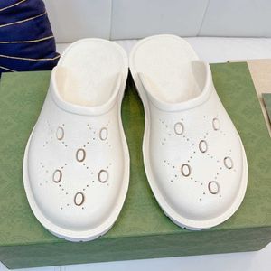 Sandales de luxe Plate-forme pour femmes Perforé G Sandale Pantoufles En Matériaux Transparents À La Mode Sexy Belle Sunny Beach Hommes Chaussures Avec Boîte EU35-45 NO331