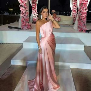 Luxury Satin Pink Femmes Slit Robes de soirée Beau