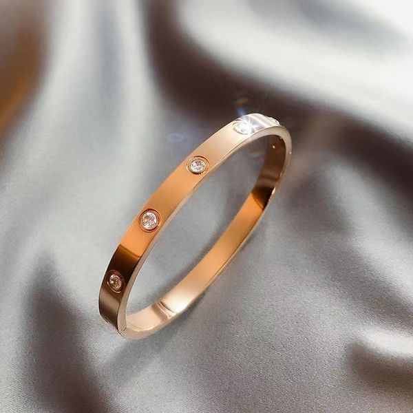 Bracelet à vis de luxe bijoux de créateur pour hommes bracelets de mode pour femmes Bracelets bracelet en or plaqué or 18 carats bijoux classiques élégants cadeau de Saint Valentin