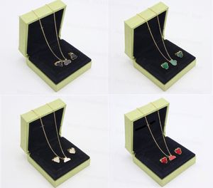 Luxe senior designer ketting oorbellen klaver sieraden set 18k gouden spleet ketting oorbellen voor vrouwen hebben parel charmes sieraden zus fijn verjaardag cadeau