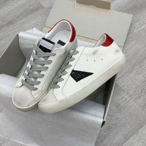 Luxe pailleté italien classique blanc vieux sale chaussures décontractées designer or superstar baskets chaussures pour hommes et femmes