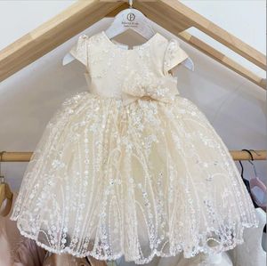 Luxury Sequins Flowers Baptême robe pour filles enfants gros arc