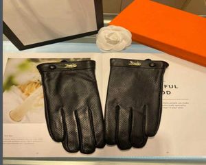 Gants de cuir en peau de mouton de luxe pour hommes Fashion Mens Glove Screen tactile hiver épais chaud Gunine en mouches avec polaire à l'intérieur des cadeaux8815298