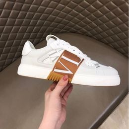 Luxury Shoe Designers' New Brand-Name Casual Shoes Punk Low-Cut Flat Shoes, Printed And Spliced Fashion Leather Skateboards Casual Shoe Chanells Shoe Hike Shoe 729