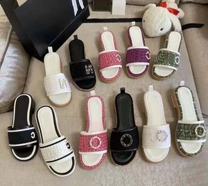2024New luxe schoenen Slipperglaasjes voor vrouwen Fashion Classic Black Sandals Heatshoes Platform Gear Bottoms Designer Sandaal