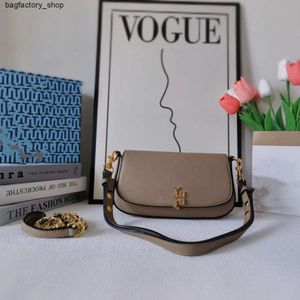 Sac à bandoulière Luxury Crossbody Designer vend 50% de sacs à main à rabais pour femmes Nouvelles chaînes de mode petit sac carré en cuir sous-armature Modèle décontracté une épaule