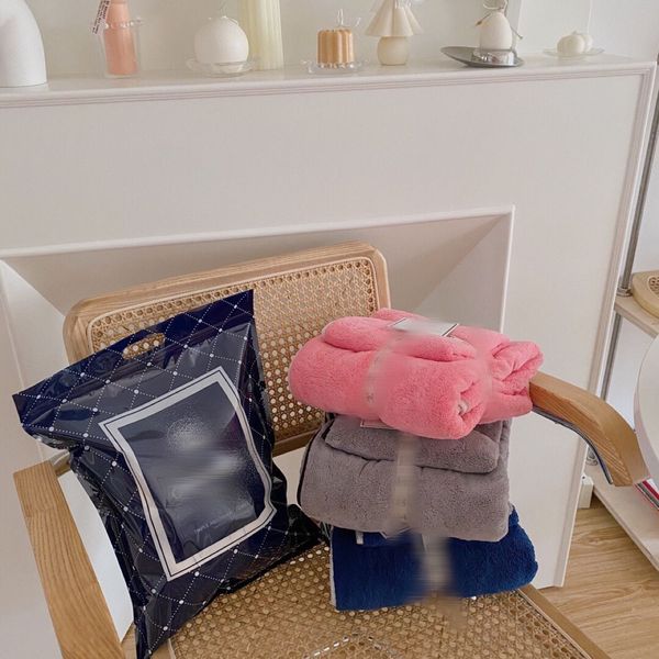 Ensemble de serviettes de bain Luxury Signage tissu doux et confortable de haute qualité 4 couleurs disponibles blanc gris bleu marine et rose pour salle de bain hôtel cadeau de vacances 2022