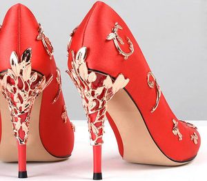 Luxe zijde Stiletto Hak Trouwschoenen voor Bruid Dames Party Pumps Mode Designer Hakken Puntschoen Teen Bruids Schoenen 6 Kleuren