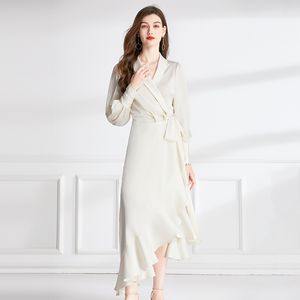 Vestido largo de seda de lujo con envoltura blanca para mujer, diseñador de mujer, manga acampanada, con cinturón, lazo lateral, volantes, vestidos de fiesta, Túnica, otoño, invierno, vacaciones, pasarela, cuello en V, vestidos fruncidos delgados