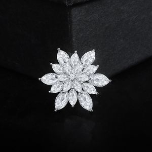 Luxe argent couleur fleur broches pour femmes cristal neige broche broche manteau costume vêtements accessoires bijoux cadeau