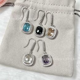 Luxe zilveren designeroorbellen Vierkante oorbellen Lichte luxe sieraden met gedraaide draad met 925 diamanten sterling voor snelle verkoop XQ93