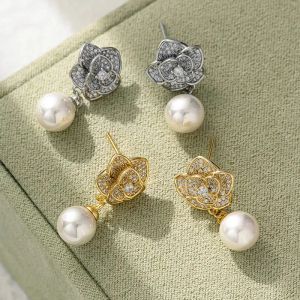 Boucles d'oreilles de goujon en perles simples de luxe pour femmes Swan Diamonds Fleurs Incrust Brick Earts Briny haut de gamme -7