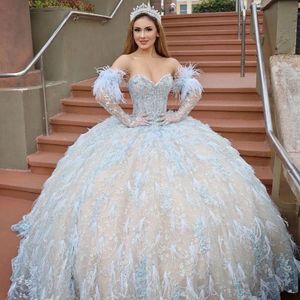 Luxury Sky Bleu à paillettes Quinceanera Robes Sweet 16 Girls Off épaule Lace Feather Ball Boule Birthday Party Robe Vestido de 15