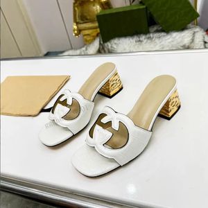 Diapositives de luxe chaussures de créateurs femmes sandales et talons pantoufles épaisses mules de mode talons chaussures de mariage en cuir véritable C0109