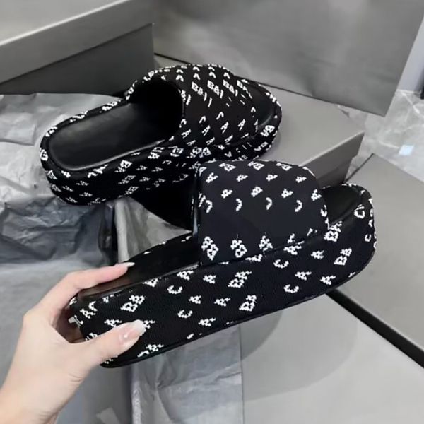 Luxury Slides Paris Designer Slipper Men Femmes Slippers Sandals Girl Flip Flop Beautiful Sunny Beach Woman Chaussures