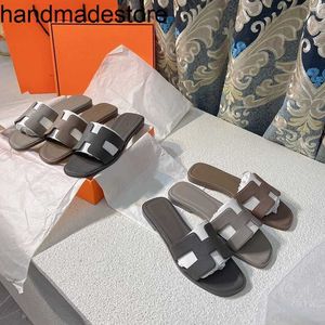 Pantoufles de luxe Orans Pantoufles à fond plat pour femmes 2024 Version haute maille rouge en cuir véritable résistant à l'usure sandales à ligne droite