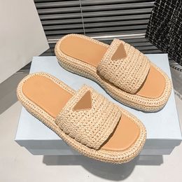 Designer Slippers vrouwen gehaakte Platform Slides sandalen Gesp sliders slipper natuurlijke zwarte damesschoenen stro geweven glijbaan luxe Zomer Strand Sandaal