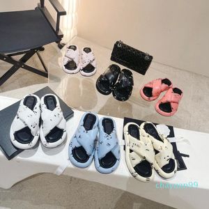 Luxe slippers sandaal zwembad kussen platte comfort reliëf muildieren met doosontwerperglaasjes vrouwen schoenen roze wit zwart geel beige bedrukt 88