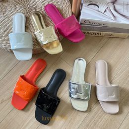 Luxe pantoffels shake platte muiltjes lakleer slippers dames diamantprint letterlogo ontwerper dame mode echt lederen strandsandalen veelkleurige slippers