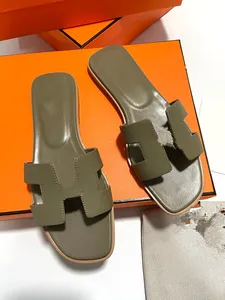 luxe pantoffels dia merkontwerpers Dames Dames Holle Platform Sandalen gemaakt van transparante materialen modieuze 0623