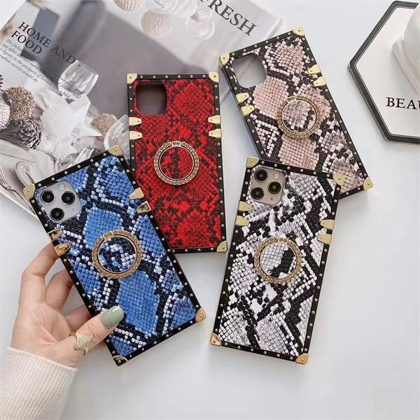 Étui de téléphone porte-anneau carré en peau de serpent de luxe pour Iphone 14 Pro Max 13 12 11 motif de serpent imprimé Python couverture de béquille Shcokproof Anti Drop 1PCS