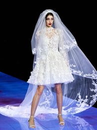 Luxury Crystal Sparkly Crystal 3d Lace Floral Robes de mariée courtes Illusion High Cou Long Long Manne au-dessus des robes de mariée du genou