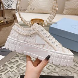 Chaussures de sport de luxe voyage mode triangle logo blanc femmes chaussures plates à lacets en cuir sneaker tissu formateurs de gymnastique plate-forme dame baskets