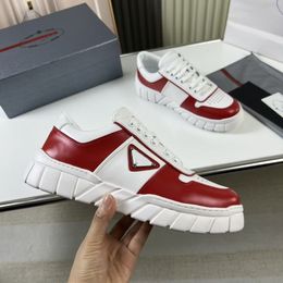 Zapatos deportivos de lujo Perfect Americas Cup zapatillas de deporte rojas Zapatos para hombre Casual Caminar Suela de goma Tela de malla deportiva Charol Zapatillas de deporte al aire libre Senderismo con caja