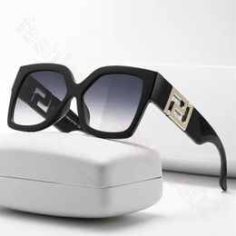 Luxe Vierkante Zonnebril Voor Mannen En Vrouwen Mens Cool Style Greca Rock Icons Zonnebril Klassieke Dikke Plaat Medusaes Greca Sunglasses224v